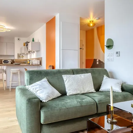 Les Mathurins F2 Unique Terrasse Parking Et Sport Apartamento *