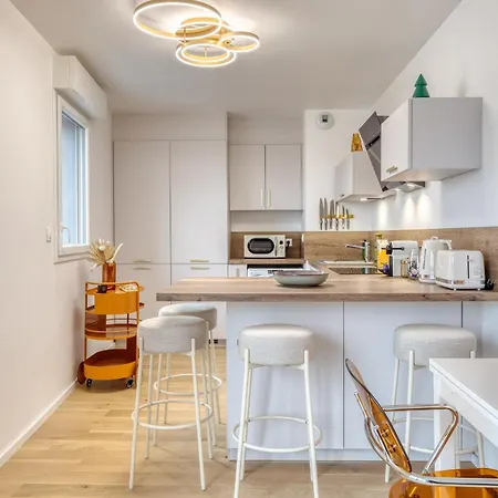 Les Mathurins F2 Unique Terrasse Parking Et Sport Apartamento Ruan
