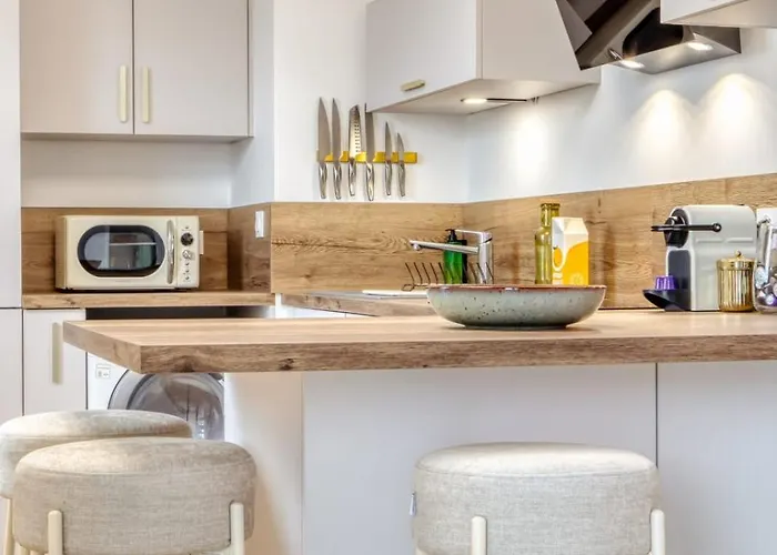 Les Mathurins F2 Unique Terrasse Parking Et Sport Apartment